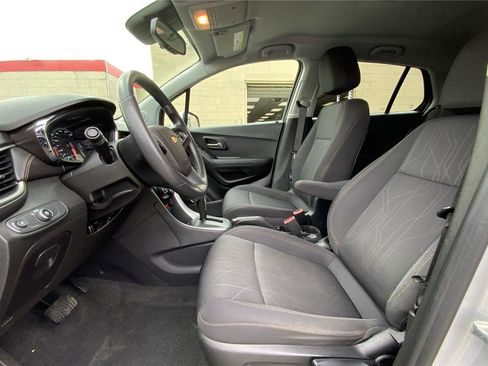 Used 2019 Chevrolet Trax LT image 10