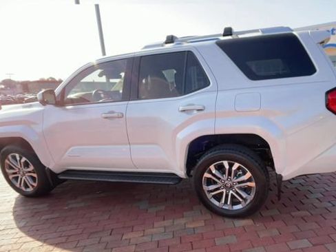 Used 2025 Toyota 4Runner Limited AWD/4WD image 7