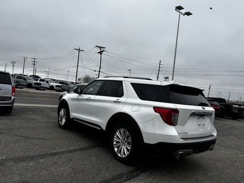 Used 2023 Ford Explorer Limited w/ Limited Technology Package image 3
