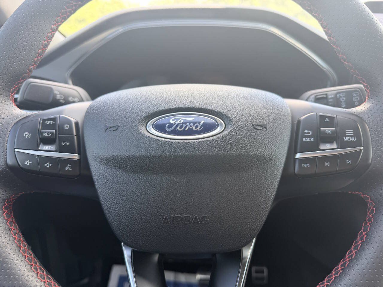 Used 2024 Ford Escape ST-Line w/ Tech Pack #1 FWD image 30