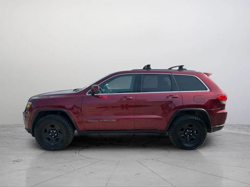 Used 2019 Jeep Grand Cherokee Laredo image 16