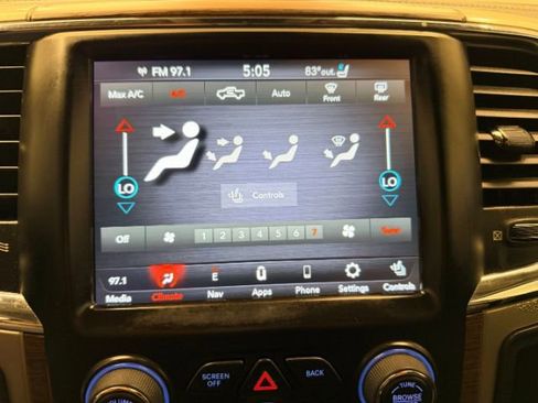 Used 2018 RAM 1500 Laramie w/ Convenience Group AWD/4WD image 19