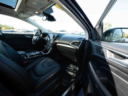 Used 2024 Ford Edge Titanium image 26