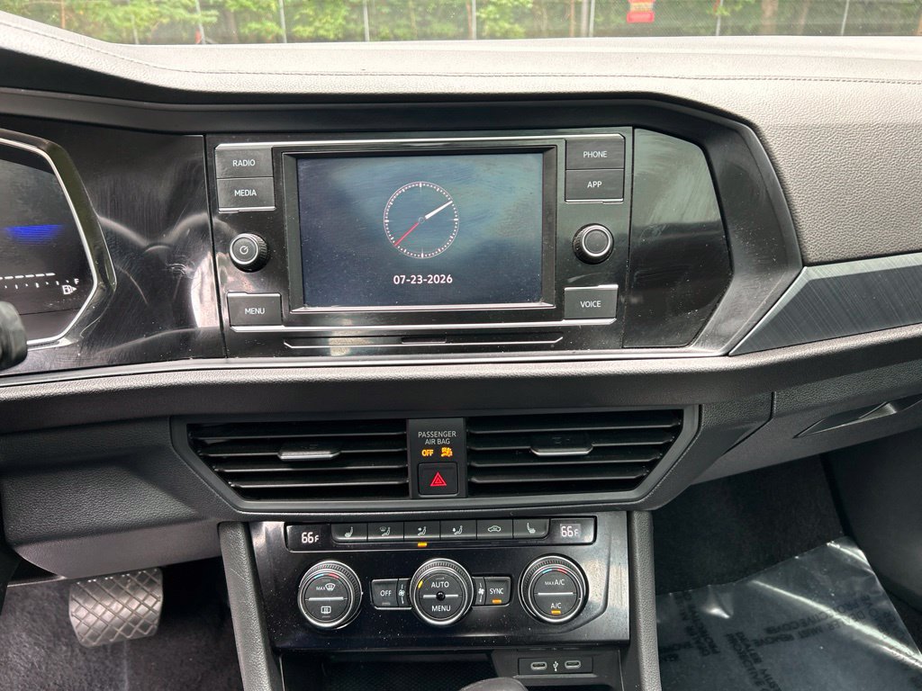 Used 2024 Volkswagen Jetta SE FWD image 18
