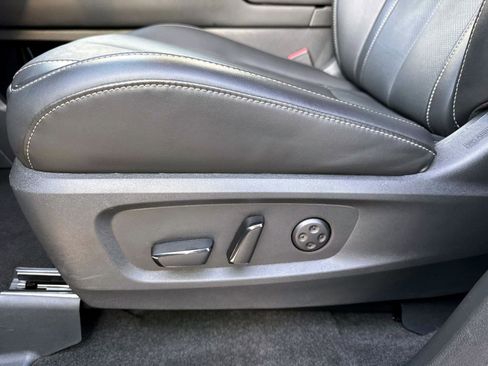 Certified 2025 INFINITI QX60 Luxe w/ Vision Package image 10