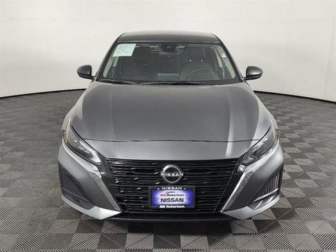 Used 2024 Nissan Altima 2.5 SV FWD image 10