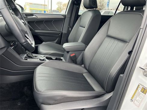Used 2023 Volkswagen Tiguan SE R-Line image 13