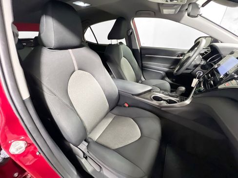 Used 2022 Toyota Camry LE FWD image 30