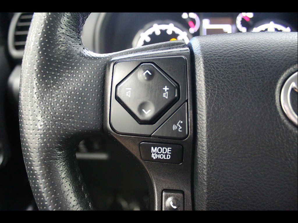 Used 2024 Toyota 4Runner TRD Off-Road Premium AWD/4WD image 27