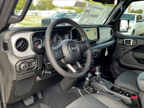 New 2025 Jeep Gladiator Sport image 20