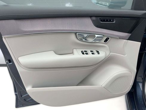 New 2026 Volvo XC90 T8 Ultra w/ Protection Package Premier AWD/4WD image 21