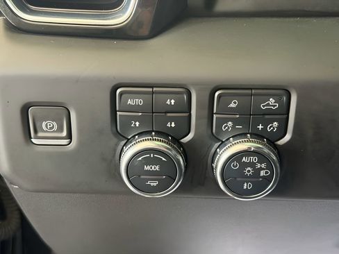 Used 2023 GMC Sierra 1500 Denali image 25