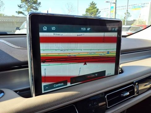 Certified 2023 Lincoln Aviator 2WD w/ Premium Package image 12