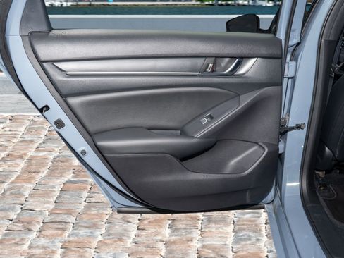 Used 2022 Honda Accord Sport image 11