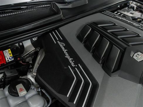 Used 2019 Lamborghini Urus image 11