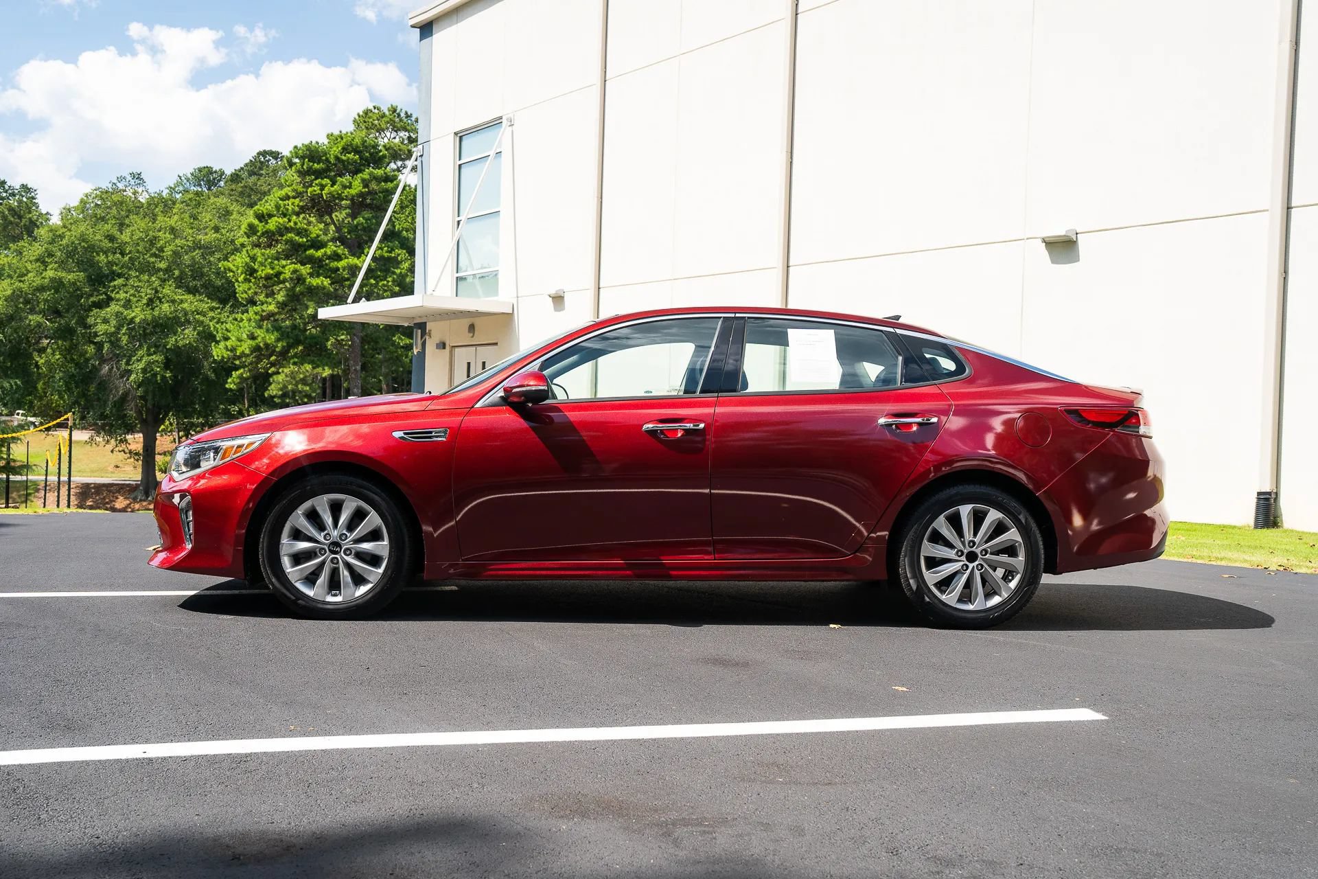Used 2018 Kia Optima S w/ Panoramic Sunroof Package FWD image 4