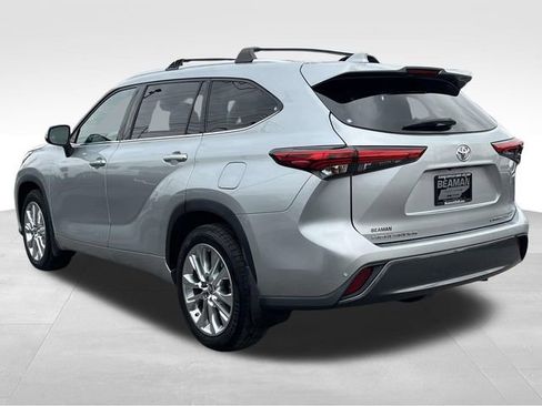 Used 2021 Toyota Highlander Limited image 5
