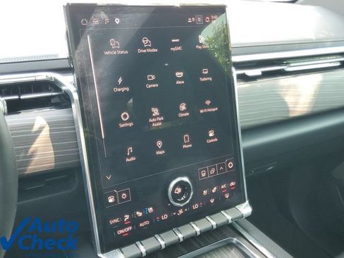 Used 2025 GMC Sierra EV Denali AWD/4WD image 25