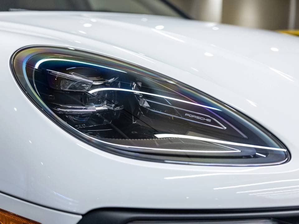 Certified 2026 Porsche Macan AWD/4WD image 19