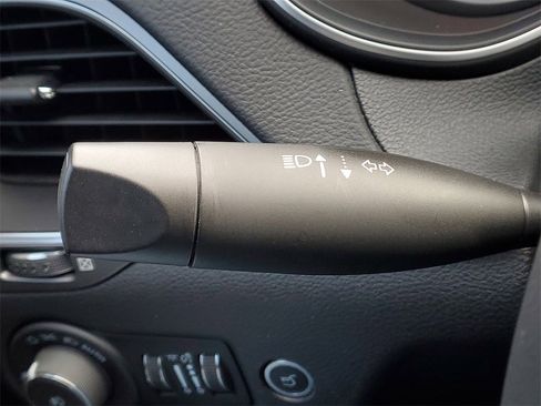 Used 2021 Jeep Cherokee Latitude Lux w/ Comfort/Convenience Group image 19