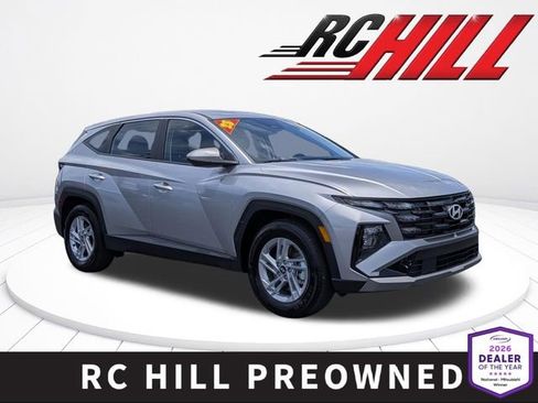 Used 2025 Hyundai Tucson SE FWD image 1