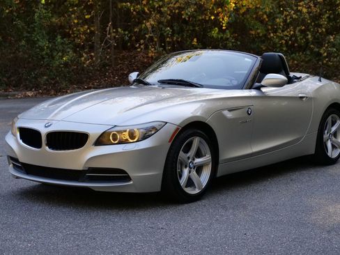 Used 2011 BMW Z4 sDrive30i image 6