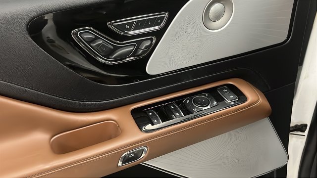 Used 2023 Lincoln Aviator Reserve w/ Equipment Group 201A AWD/4WD image 21