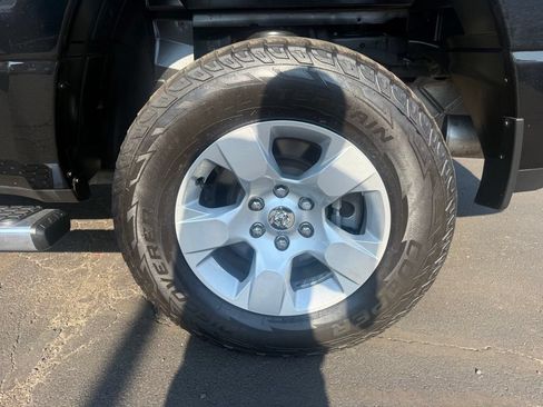Used 2023 RAM 1500 Big Horn AWD/4WD image 37