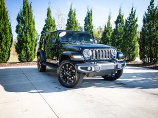 Used 2025 Jeep Wrangler Sahara video 2
