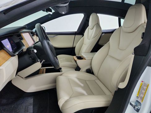 Used 2020 Tesla Model S Long Range Plus image 9