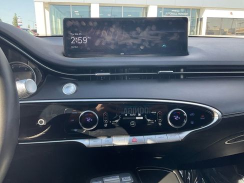 Used 2025 Genesis GV70 2.5T image 19