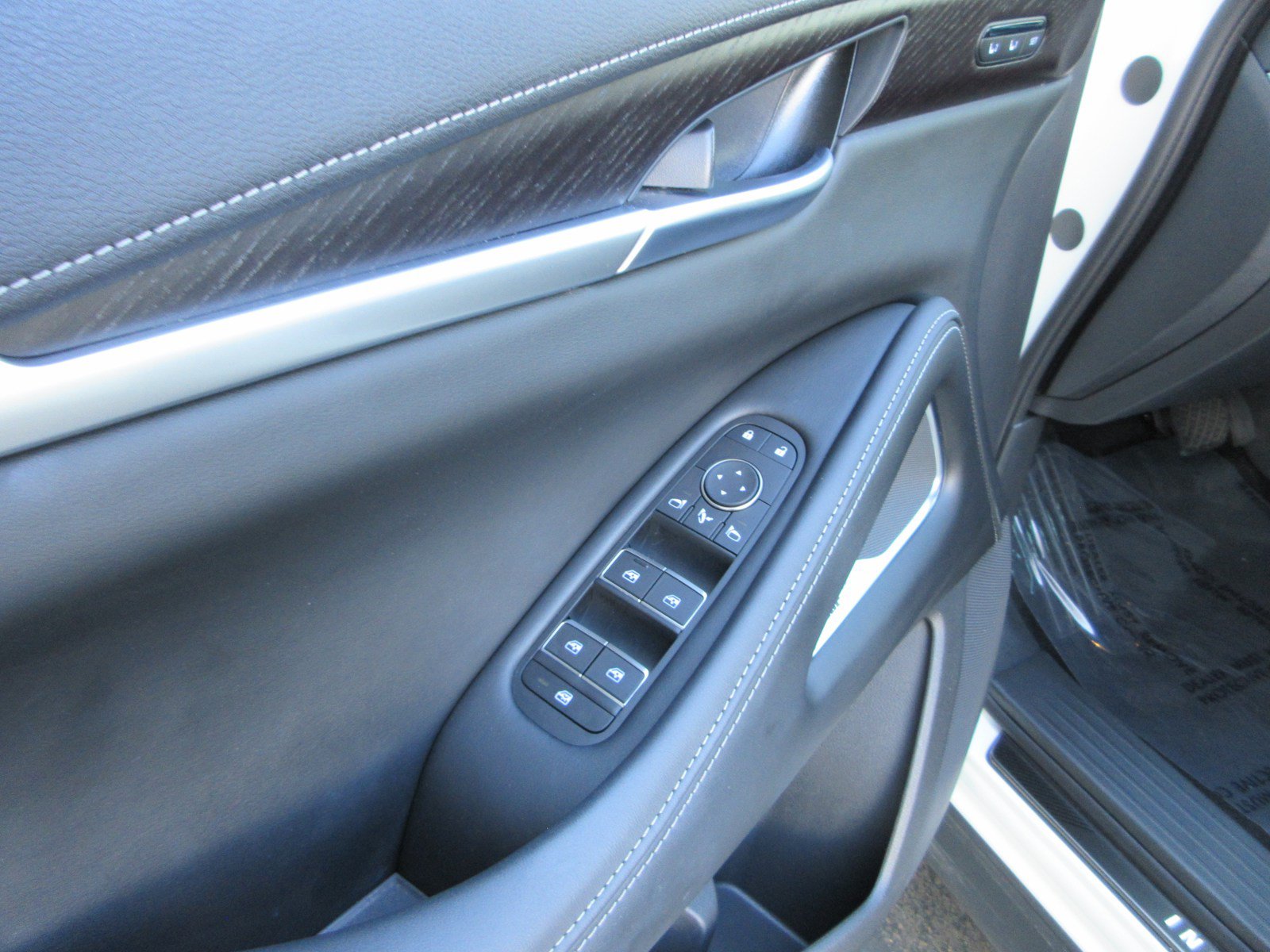 Used 2025 INFINITI QX60 Autograph w/ Cargo Package AWD/4WD image 37