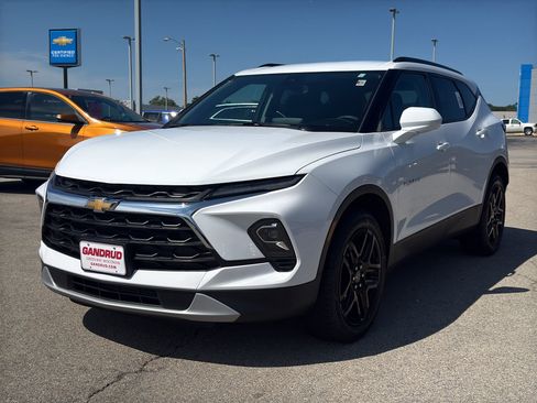 Certified 2023 Chevrolet Blazer LT w/ Convenience Package AWD/4WD image 2