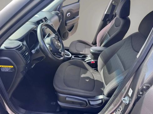 Used 2018 Kia Soul w/ Convenience Package FWD image 13