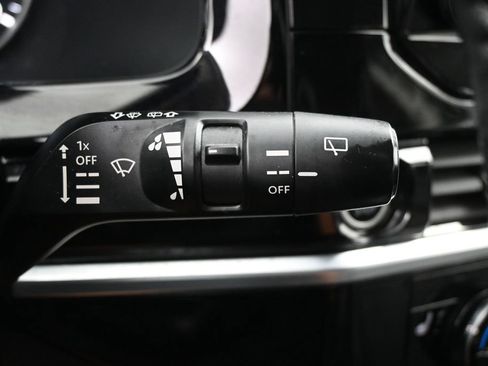 Used 2022 Nissan Pathfinder SL w/ SL Premium Package FWD image 32