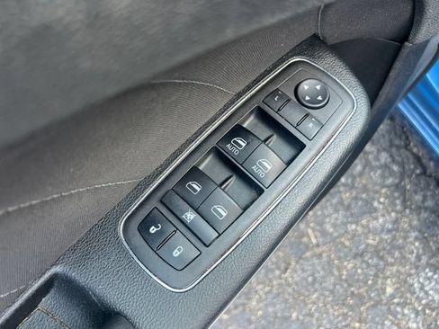 Used 2023 Dodge Charger SXT RWD image 11