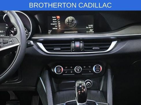 Used 2018 Alfa Romeo Stelvio Ti w/ Convenience Package image 21