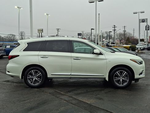 Used 2019 INFINITI QX60 Luxe w/ Essential Package image 7