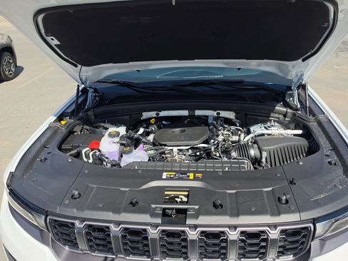 New 2026 Jeep Grand Cherokee L 4WD image 13