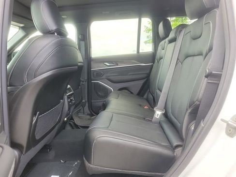 New 2026 Jeep Grand Cherokee Limited AWD/4WD image 8
