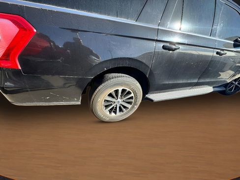 Used 2019 Ford Expedition Max XLT image 26