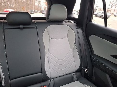 Certified 2025 Volkswagen Tiguan SE R-Line image 20