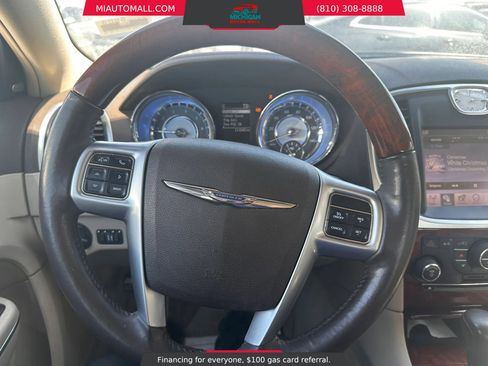Used 2011 Chrysler 300 Limited w/ Luxury Group RWD image 12
