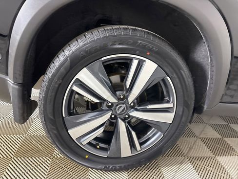 Used 2023 Nissan Rogue Platinum image 32