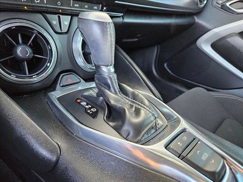 Used 2018 Chevrolet Camaro LT image 10