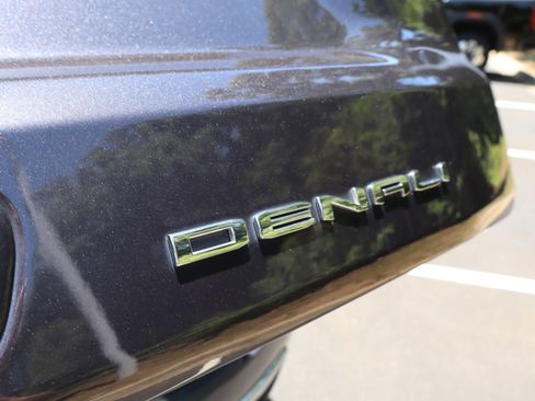 Used 2023 GMC Yukon Denali w/ Denali Reserve Package AWD/4WD image 53
