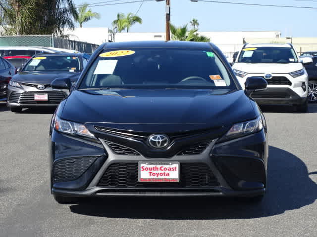 Certified 2022 Toyota Camry SE FWD image 3
