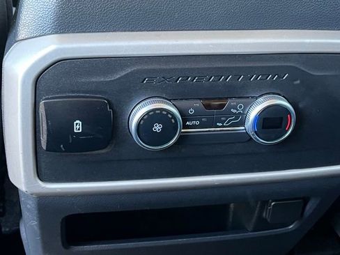Used 2022 Ford Expedition XLT AWD/4WD image 18