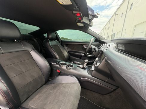 Used 2016 Ford Mustang GT Premium w/ Equipment Group 401A RWD image 18