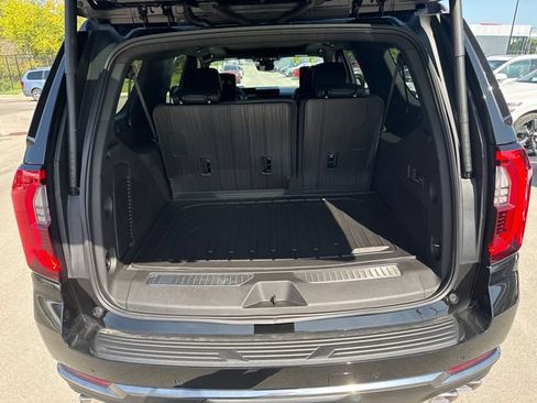 New 2026 GMC Yukon XL AT4 w/ AT4 Premium Plus Package AWD/4WD image 9